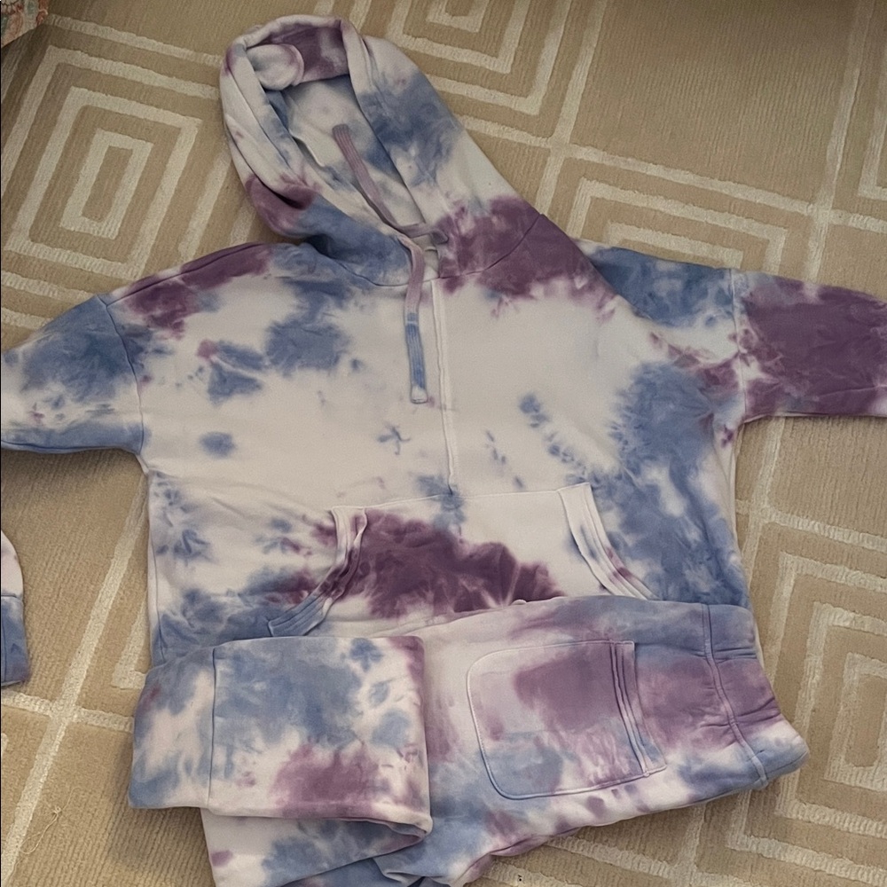 FP MOVEMENT. purple and blue tie dye sweatset. Size xs. NWT
